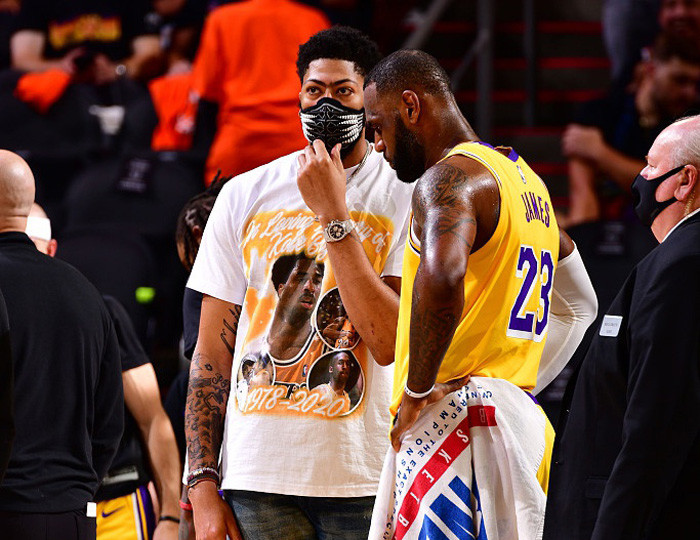 意甲战报：佛罗伦萨遭逆转1-3不敌萨索洛，连续14轮不胜（意甲简讯：佛罗伦萨1-3遭萨索洛翻盘，连续14轮未尝胜绩）