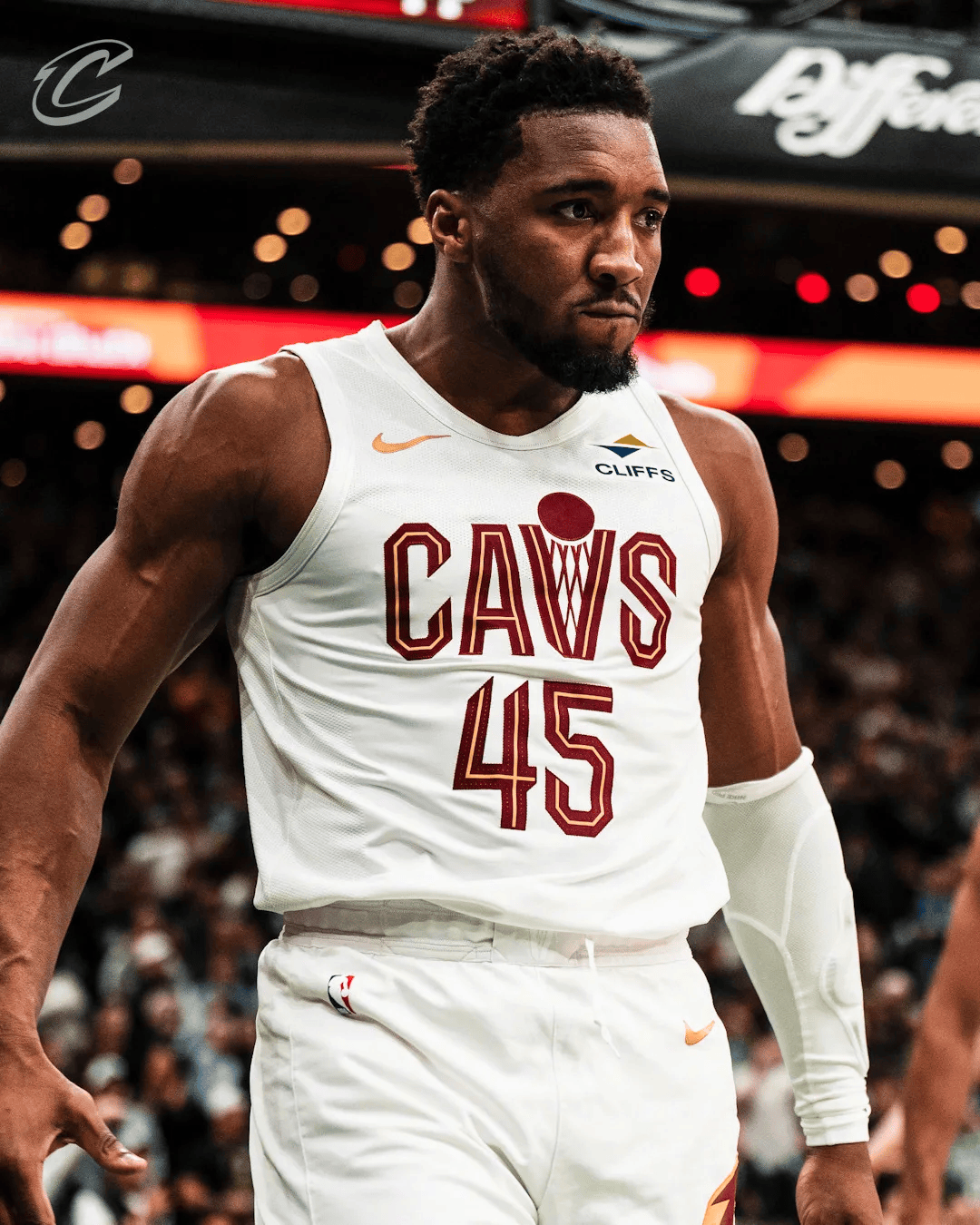 记者：迈尼昂不打算与米兰续约，切尔西已经开始与球员接触（记者：迈尼昂无意与米兰续约，切尔西已与球员接洽）