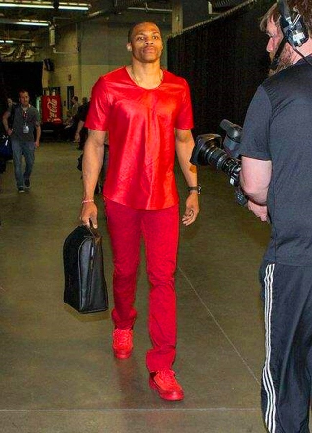 凯恩2025自然年已打入58球，创个人生涯新高（凯恩2025年自然年斩获58球，刷新生涯纪录）