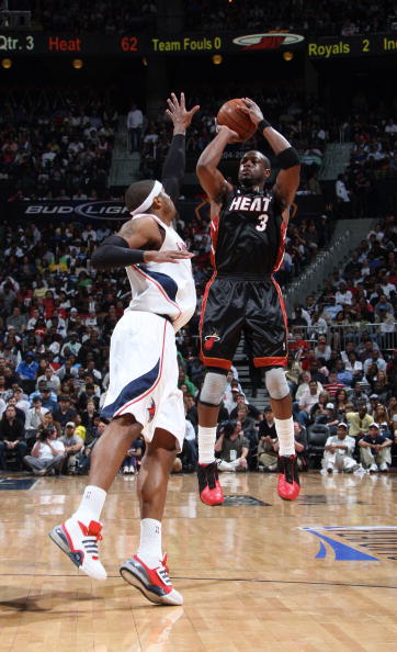 激斗二番战，沙尔克球迷再次与多特蒙德球迷在科隆斗殴（科隆再起风波：沙尔克与多特蒙德球迷二次爆发激烈冲突）